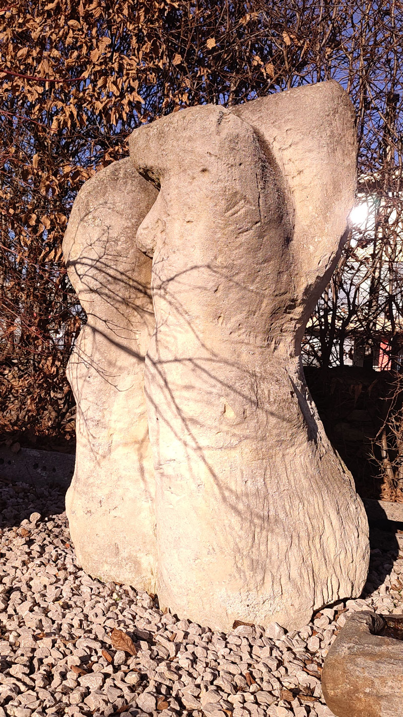Rzeźba kamienna no.24