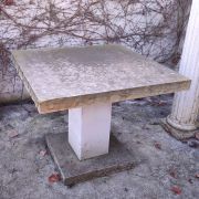 Stół kamienny ogrodowy
